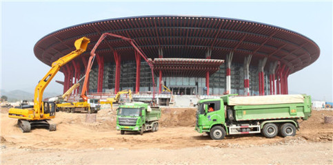 福田汽車與雷薩泵送機械 綠色裝備助力APEC場館建設
